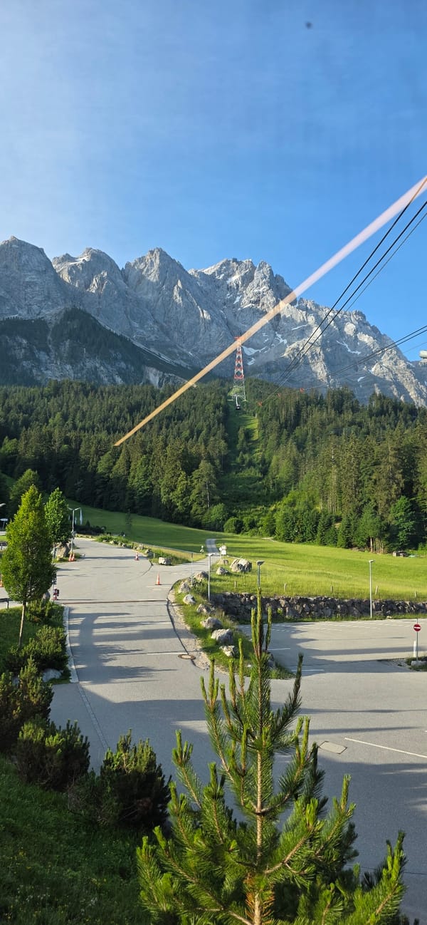 Morning tour of the Zugspitze cable car area in Grainau