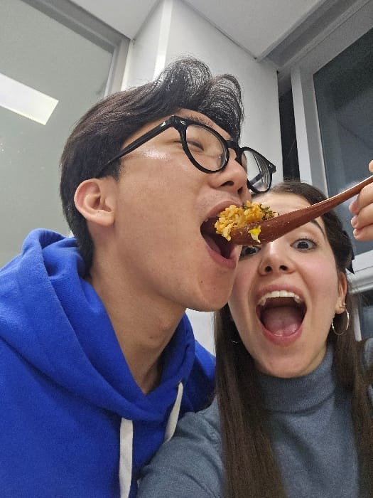 Young adults share meals, selfies in Daegu kitchen gathering