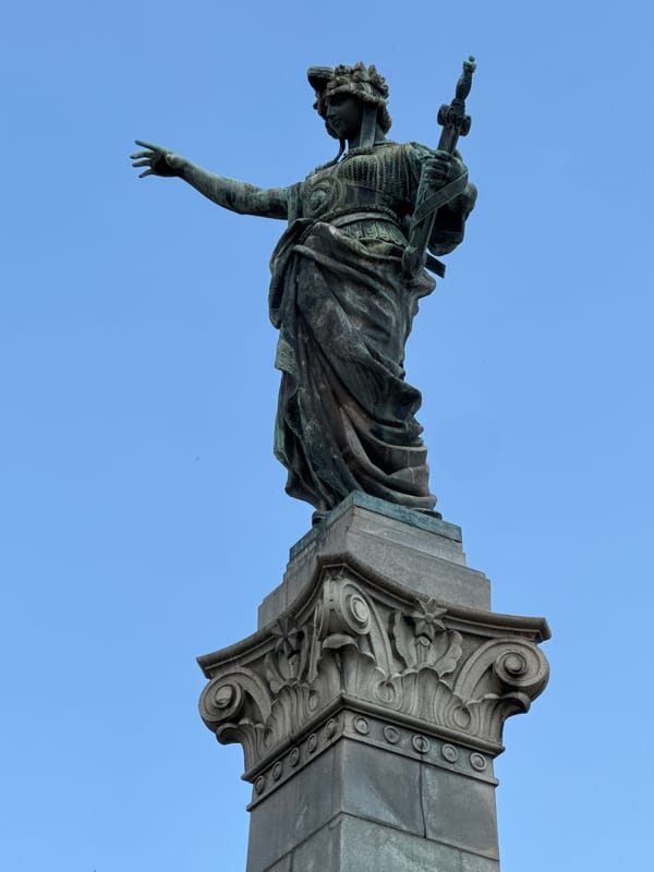 Ruse's Monument to Liberty photographed from multiple angles