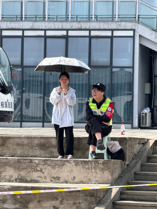 Two people spotted on staircase in Jiangjin, China