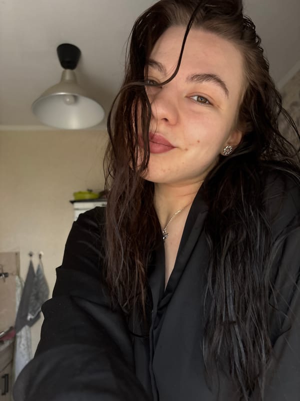 Woman captures morning routine in selfies in Perm