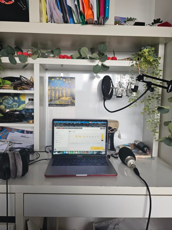 Audio editing workspace captured in Pantin, France