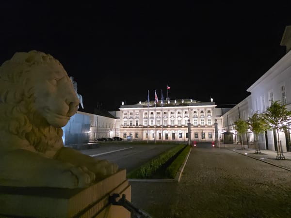 Warsaw Presidential Palace captured in nighttime photography session