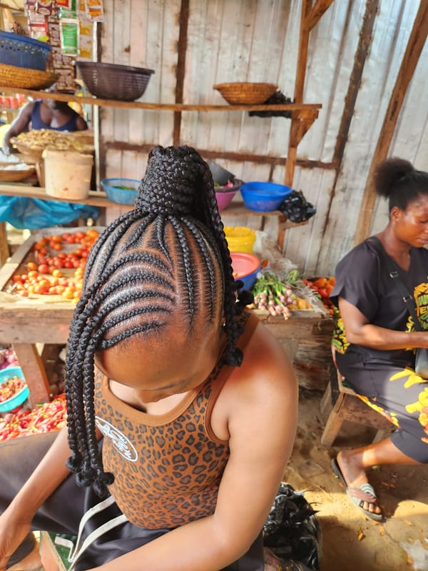 Sabon Tasha market in full afternoon swing