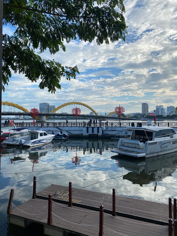 Morning on the Han River: Da Nang waterfront and coffee culture
