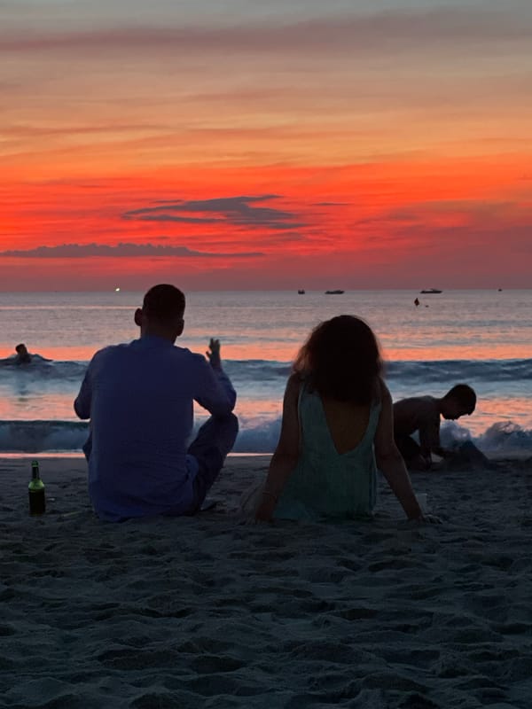 Sunset hour on My Khe Beach, Đà Nẵng