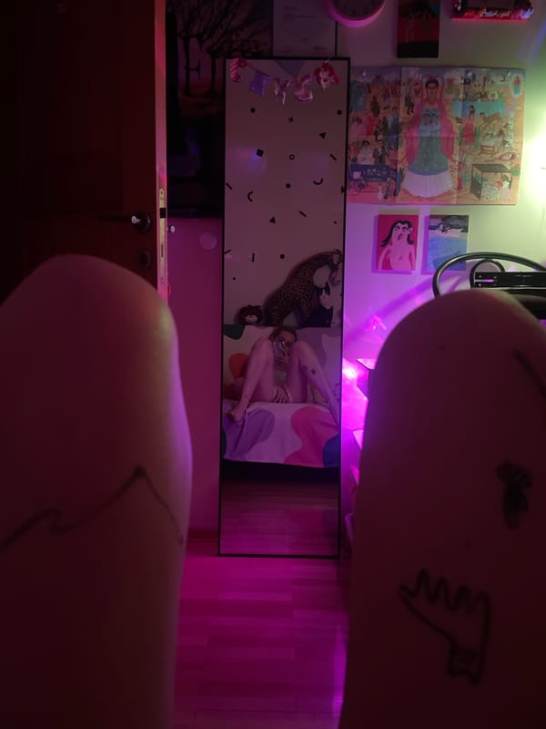 Tattooed fingers frame first-person photo in Belgrade