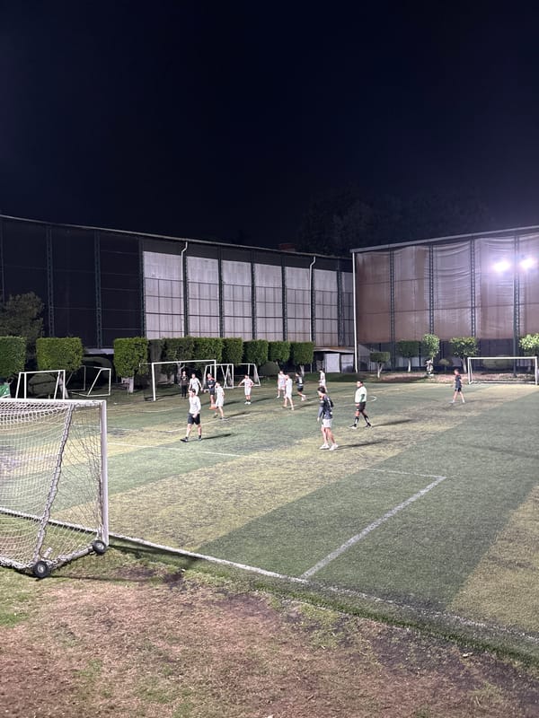 Night soccer training session observed in Huixquilucan de Degollado