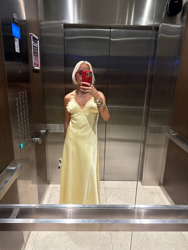 Fashion and flowers documented in Dubai midday moments