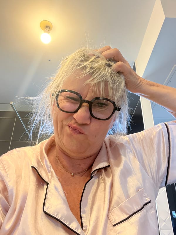 Early morning selfies at home in Chambœuf