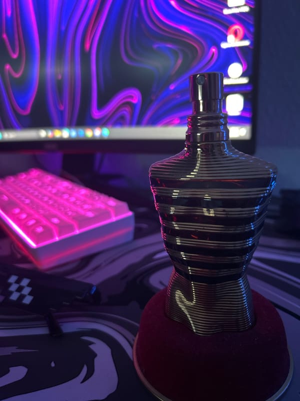 Late-night computer trading session documented in Karlsruhe workstation