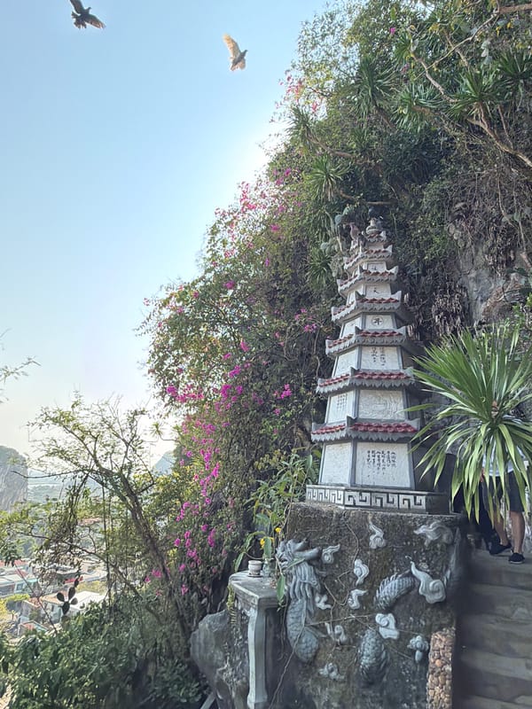 Tourist explores Marble Mountains caves and pagodas in Da Nang
