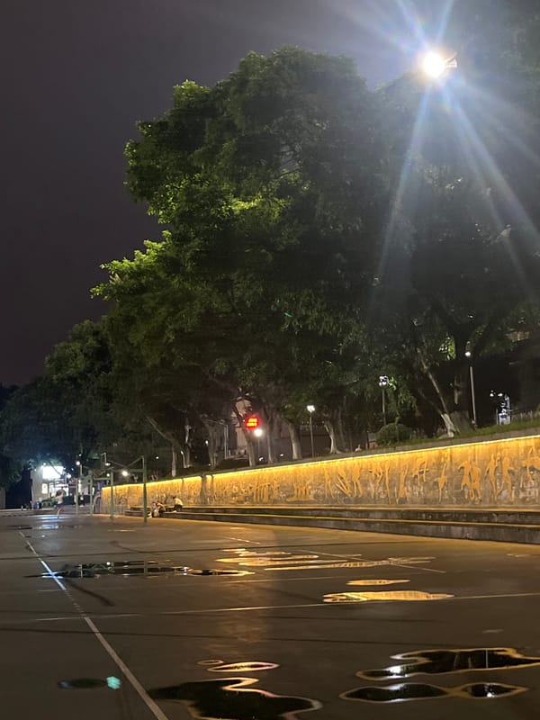 Nighttime recreational activities documented in Yuzhong District, China