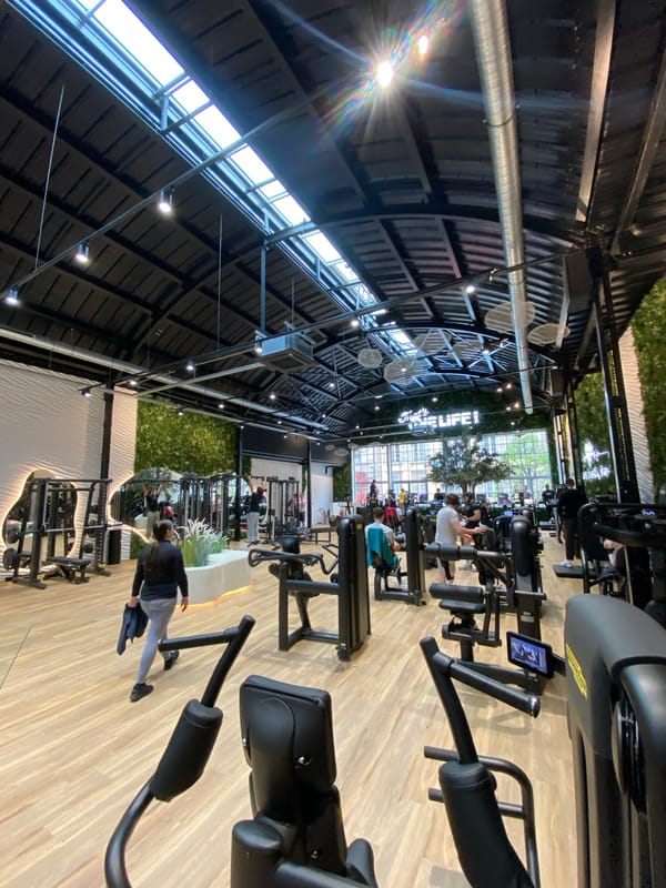 Weekend morning life documented across Strasbourg neighborhoods