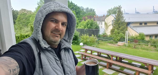 Morning backyard moments captured in Oslo garden space