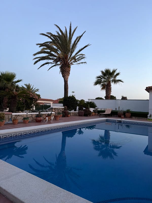 Mediterranean pool garden documented in Mont-roig del Camp, Spain