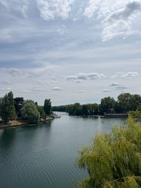 Sunday on the Marne: kayaks, boats, and riverside Joinville-le-Pont