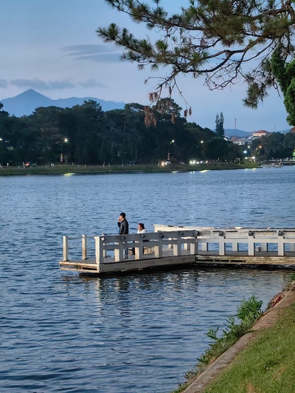 Evening lakeside activities documented around Da Lat's Xuan Huong Lake