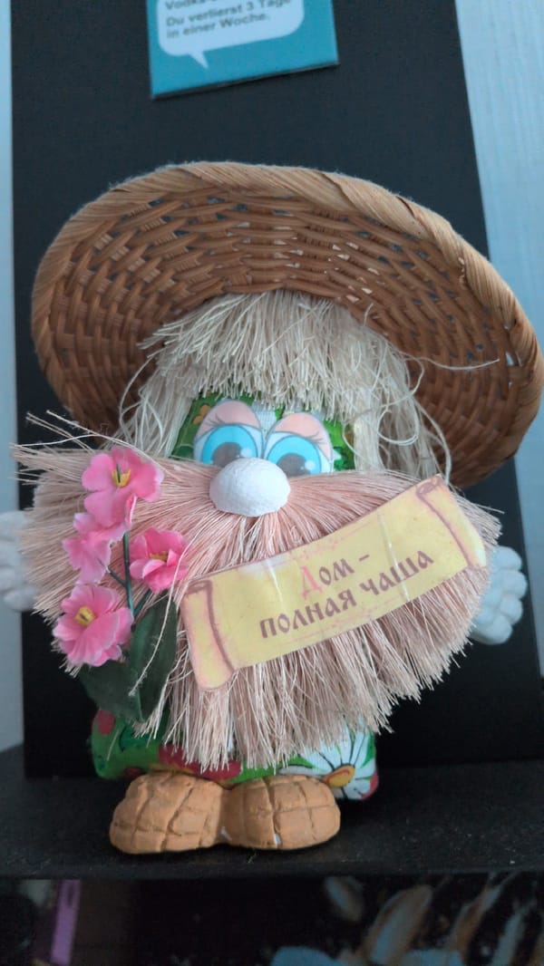 Colorful novelty items and handmade crafts at a Rastenberg shop