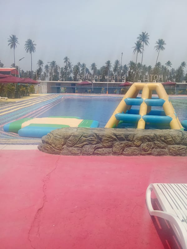Water park with inflatable obstacles documented in Las Delicias