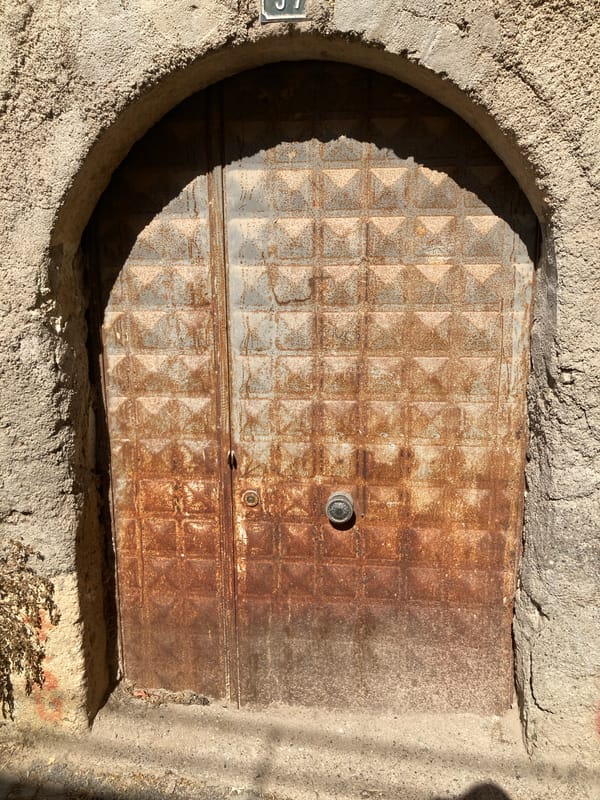 Morning stroll through Avanos old town, Cappadocia