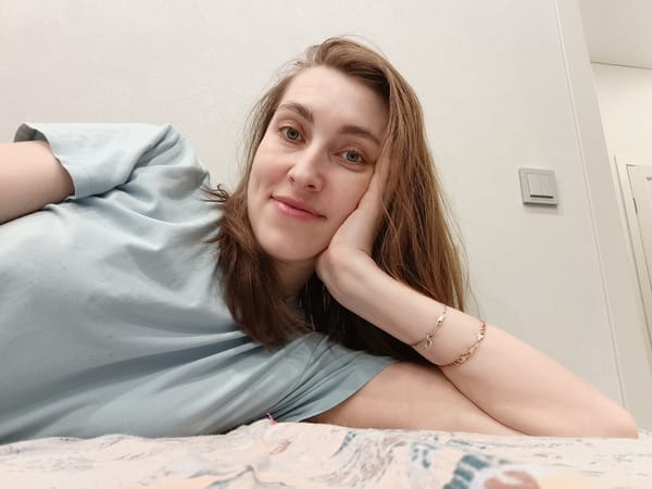 Family life documented across Chaikovsky homes during evening hours
