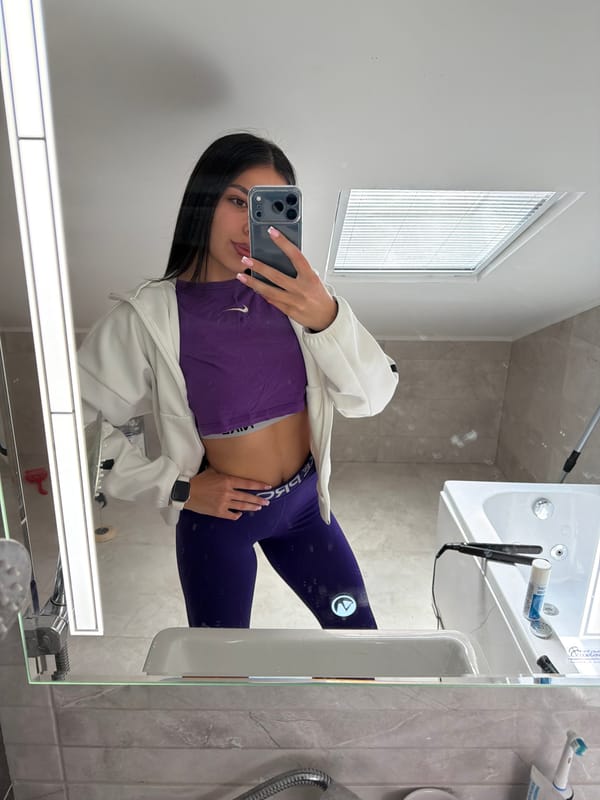 Morning routine documented in Gabrovo: selfie and healthy breakfast