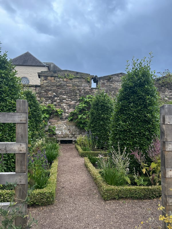 Afternoon exploring Edinburgh's Holyrood gardens and Old Town