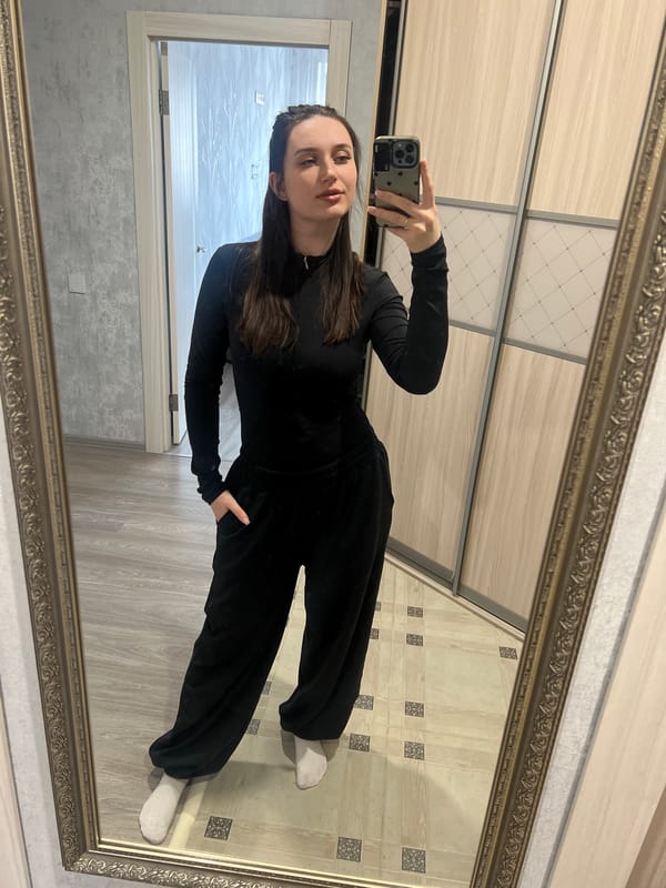 Person takes mirror selfie in Tyumen, Russia