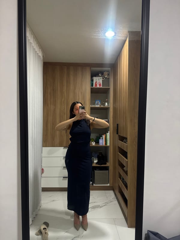 Woman documents morning selfcare routine in Puebla home