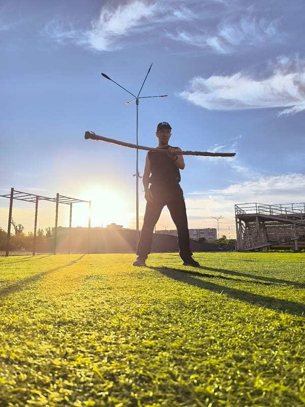 Nunchaku practice and chamomile on a Qarağandı turf field