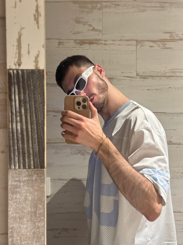 Diner captures selfie and meal moments at Rojales restaurant