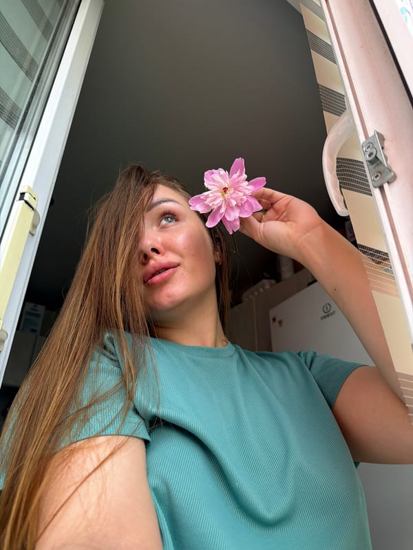 Casual peony photoshoot in Chaikovsky, Russia