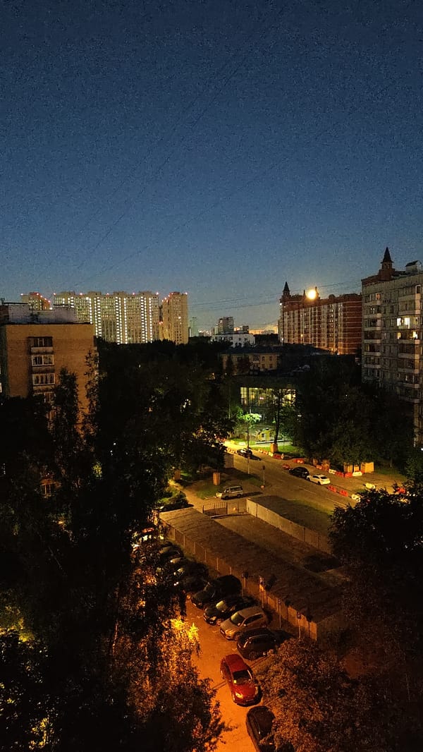 Quiet Moscow night: city views and indoor still lifes