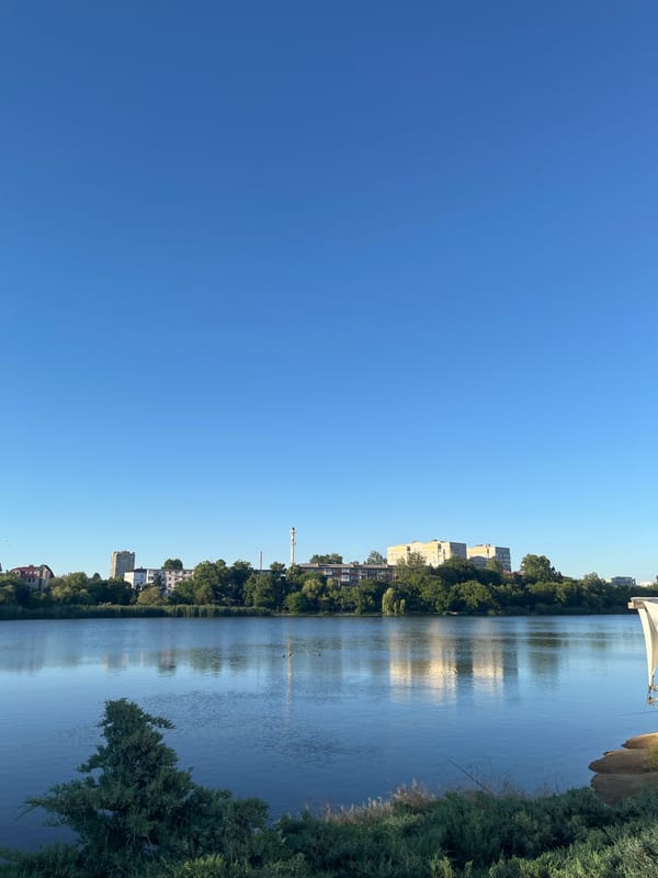 Afternoon stroll through Krasnodar's lakeside park and Riviera district
