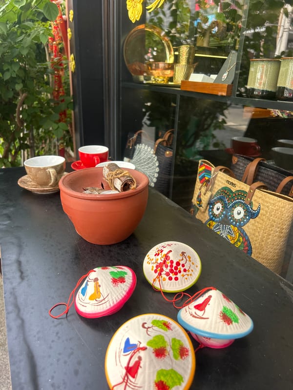 Morning scenes captured in Nha Trang: crafts, streets, beach