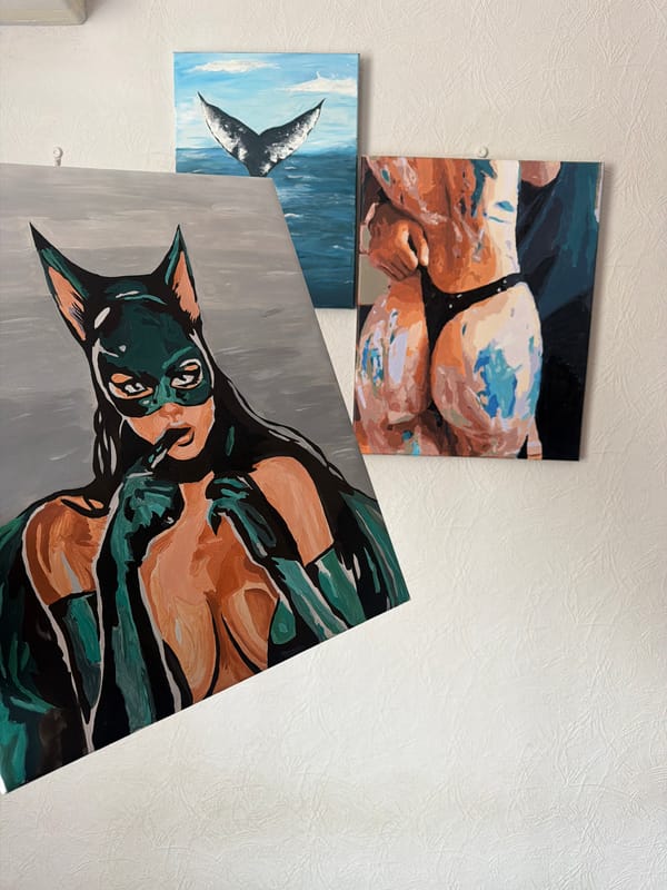 Art exhibition featuring aquatic paintings documented in Moscow gallery