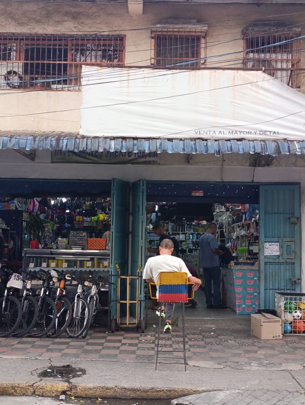 Evening street scenes documented in Tinaquillo, Venezuela