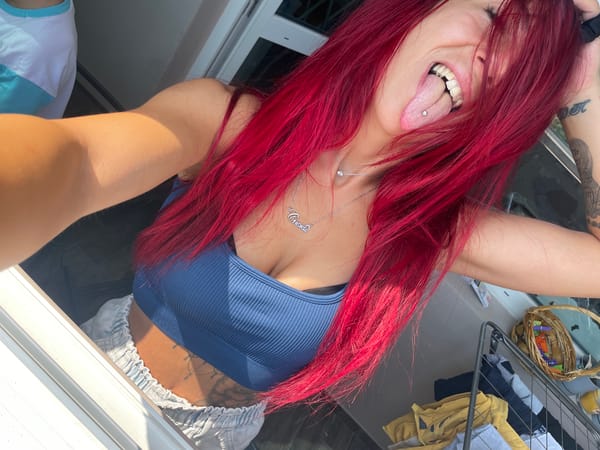 Balcony selfie session in Sofia, red hair and summer vibes
