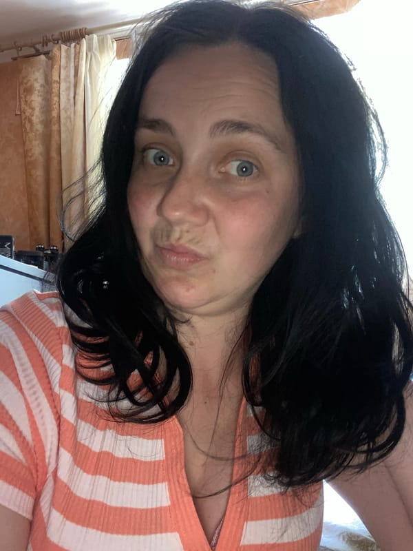 Lazy morning at home with a toddler and some selfies
