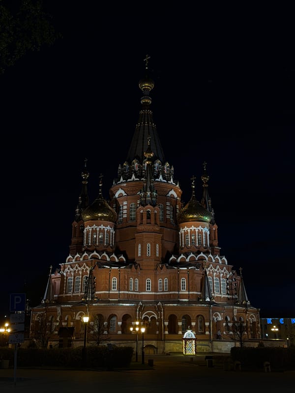 Woman documents evening tour of Izhevsk cultural sites