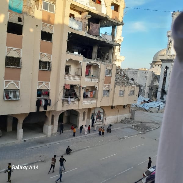 Khan Yunis witness documents damaged buildings, communal meals March 4