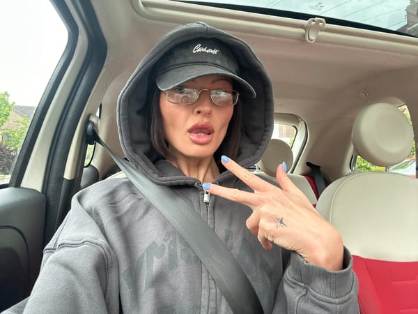 Woman with blue nails, tattoo spotted driving in Tunbridge Wells