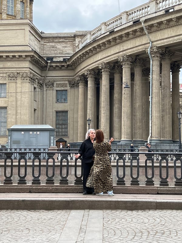 Ordinary afternoon moments captured around Saint Petersburg landmarks