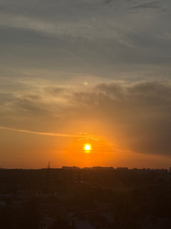 Sunset and mountain paintings captured in Shcherbinka evening session