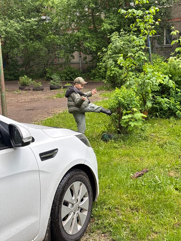 Casual spring day moments captured across Russian towns