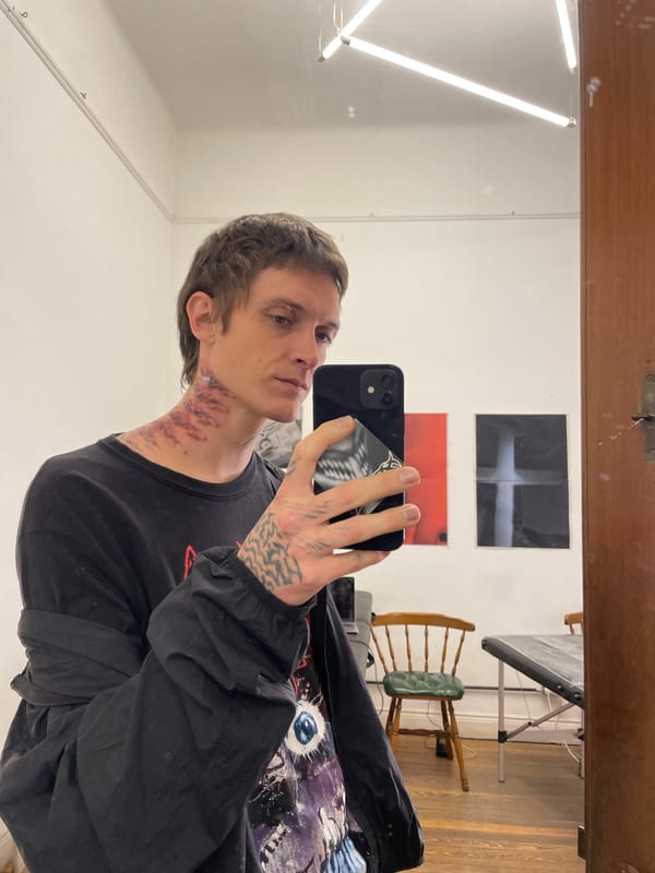 Person takes selfie indoors in Buenos Aires