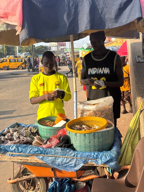 Busy afternoon across Onitsha-area markets and streets