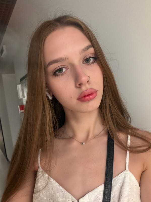 Selfie series from a morning out, white lace outfit throughout