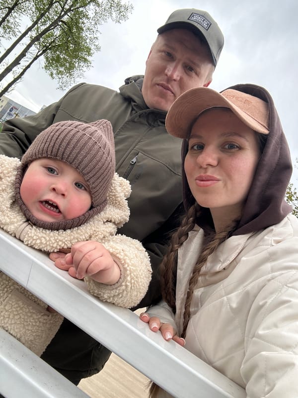 Families enjoy afternoon outing at Klin riverside park